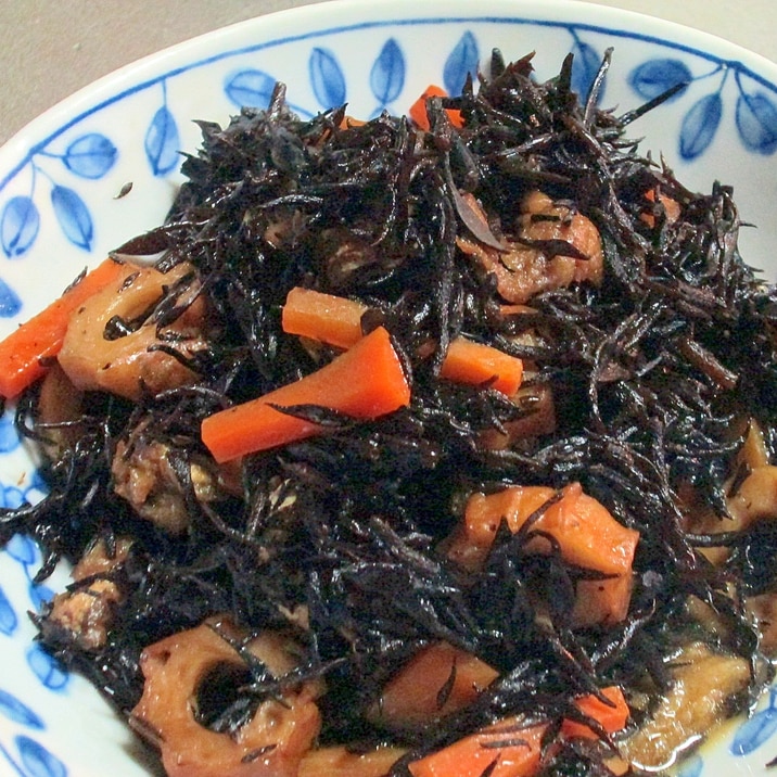 生なのですぐ出来る♪生ひじきの煮物